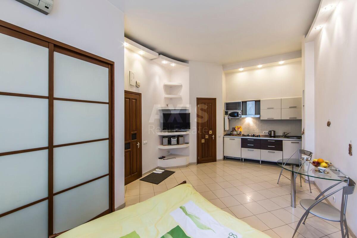 1k apartment vul. Hmel'nyc'kogo Bogdana 32