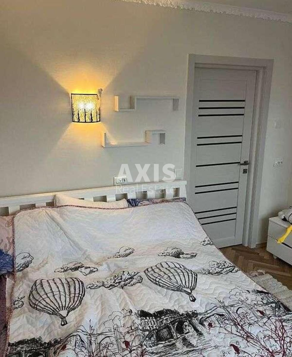 3k apartment vul. Antonovycha 103А302512