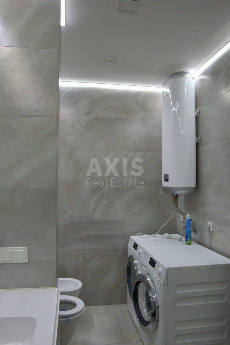 Office vul. Dmytrivs'ka 75, 115m22