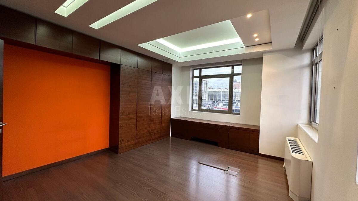 Office vul. Velyka Vasyl'kivs'ka 72, 170m26