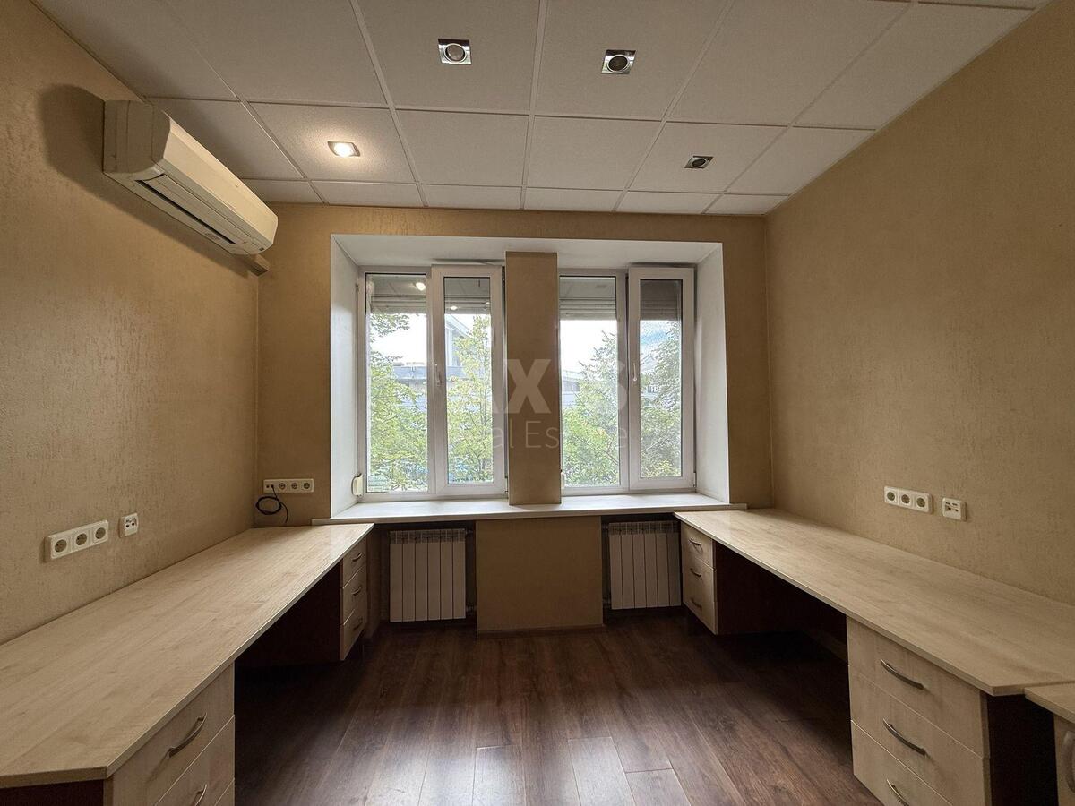 Office bul. Druzhby Narodiv 21, 90m2571056