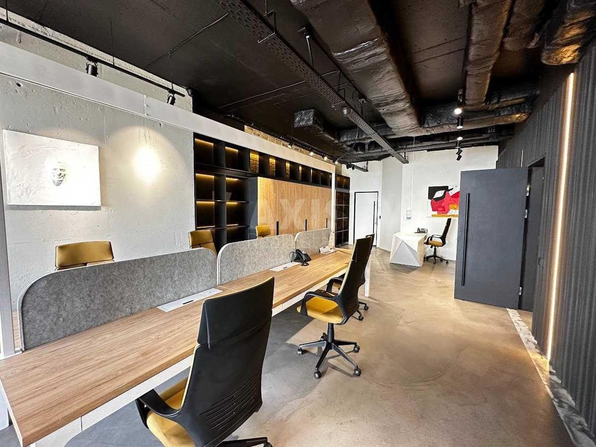 Office vul. Kutuzova 18/7, 300m2