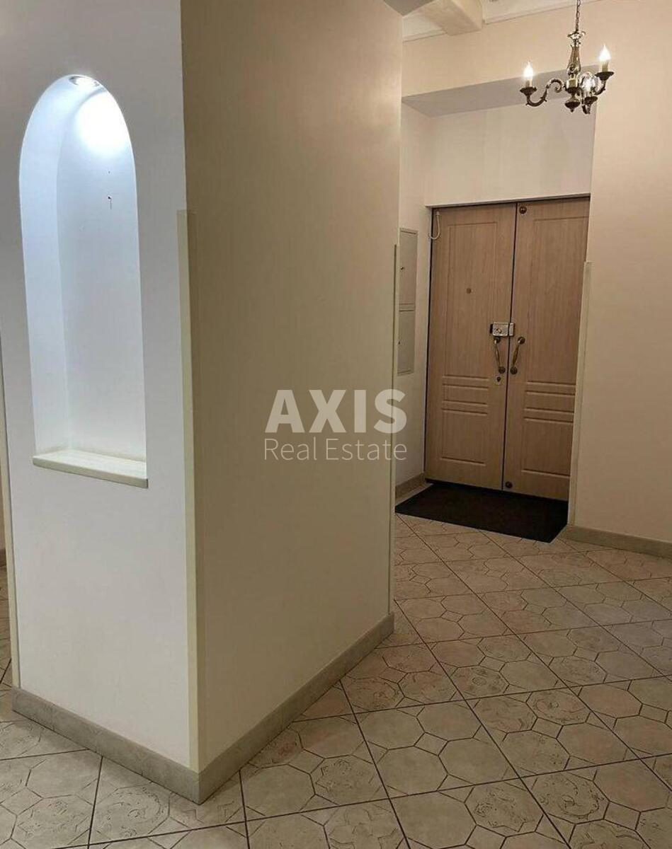 4k apartment uzv. Krutyj 5612655