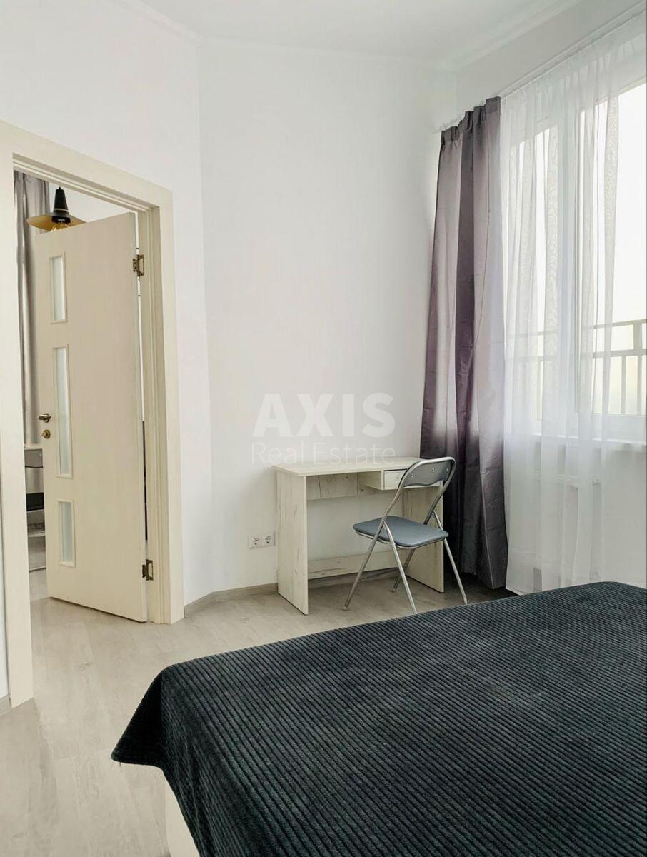 1k apartment vul. Svitlyc'kogo 354