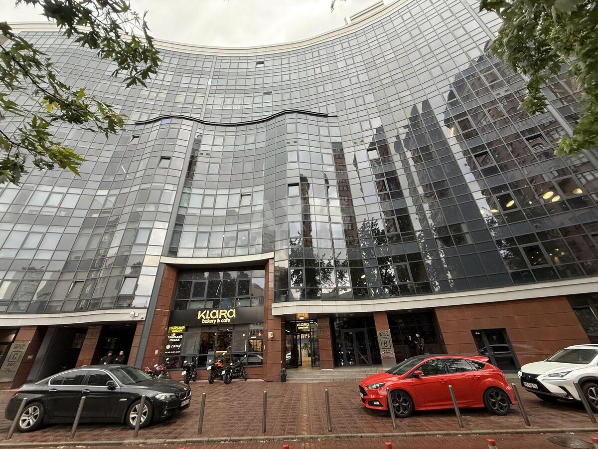 Офіс вул. Князів Острозьких 31/33, 233м2