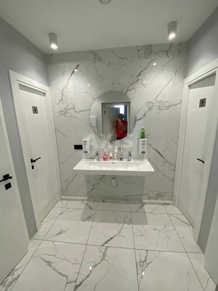 Office vul. Antonovycha 74, 680m26119515