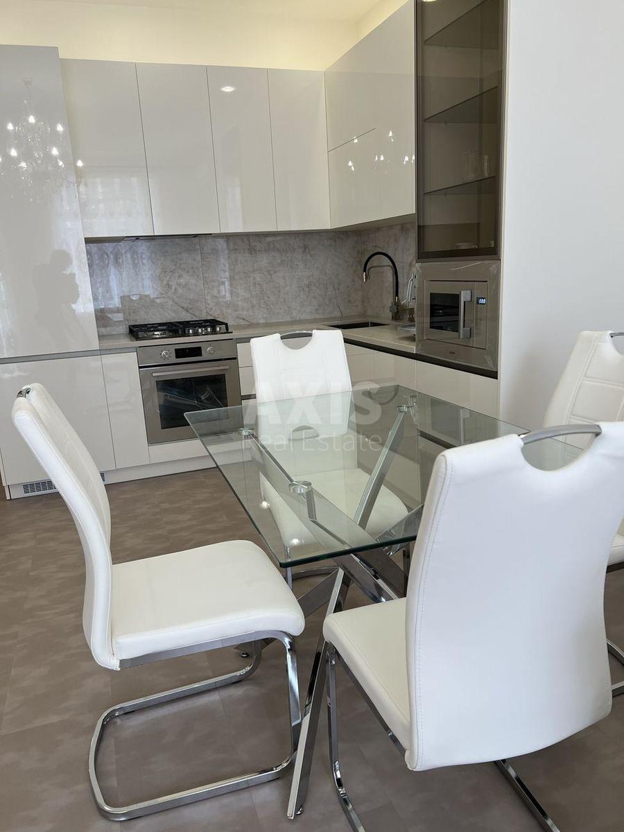 2k apartment vul. Kostjantynivs'ka 220