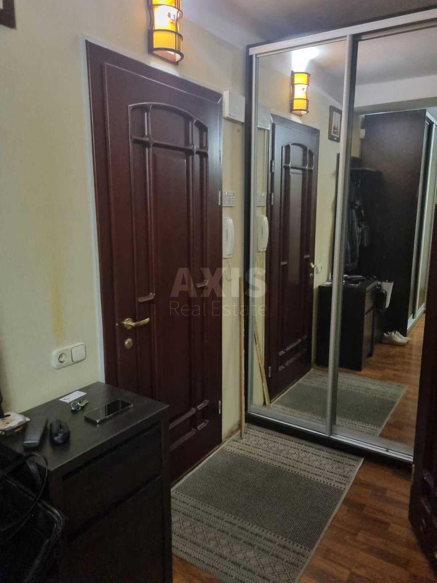 1k apartment vul. Majborody Platona 218