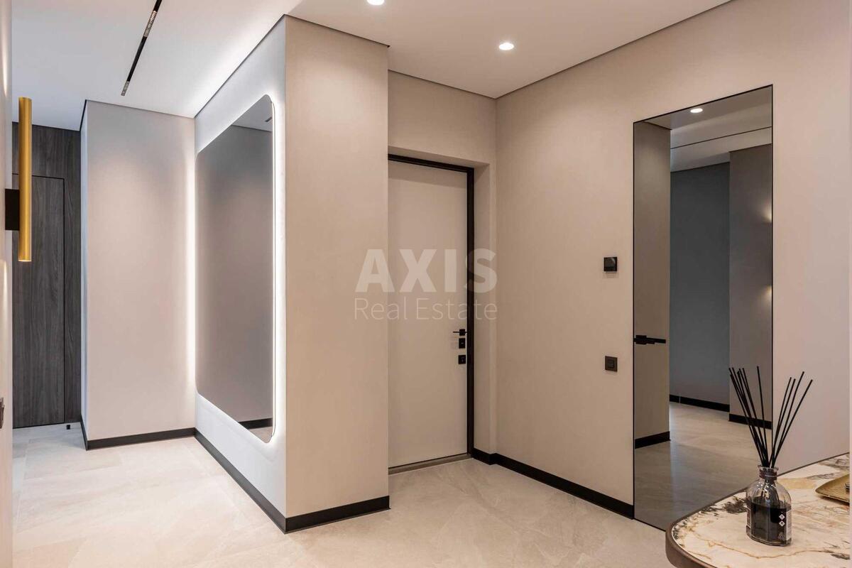 4k apartment vul. Dragomyrova Myhajla 1815