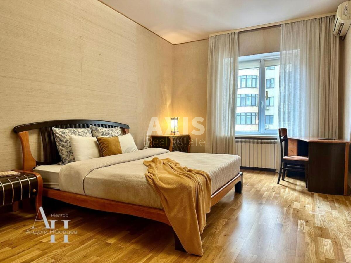 3k apartment vul. Dmytrivs'ka 694