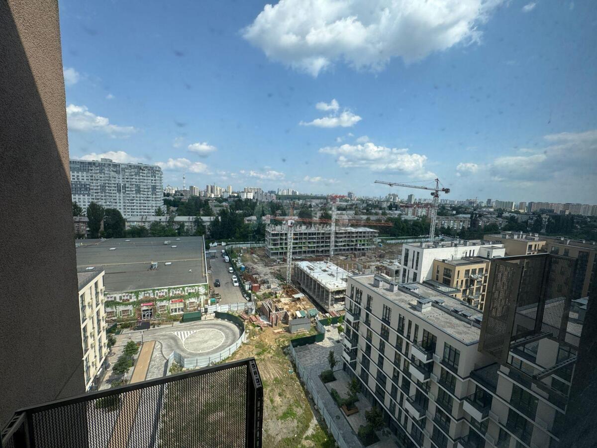 4k apartment vul. Saljutna 2Б592937