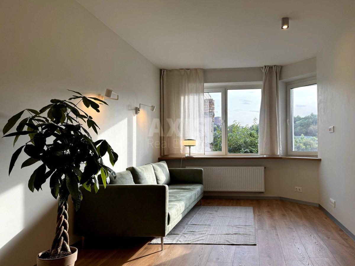 1k apartment vul. Kyrylivs'ka 372