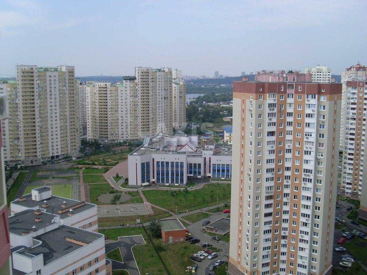 1k apartment vul. Urlivs'ka 2013