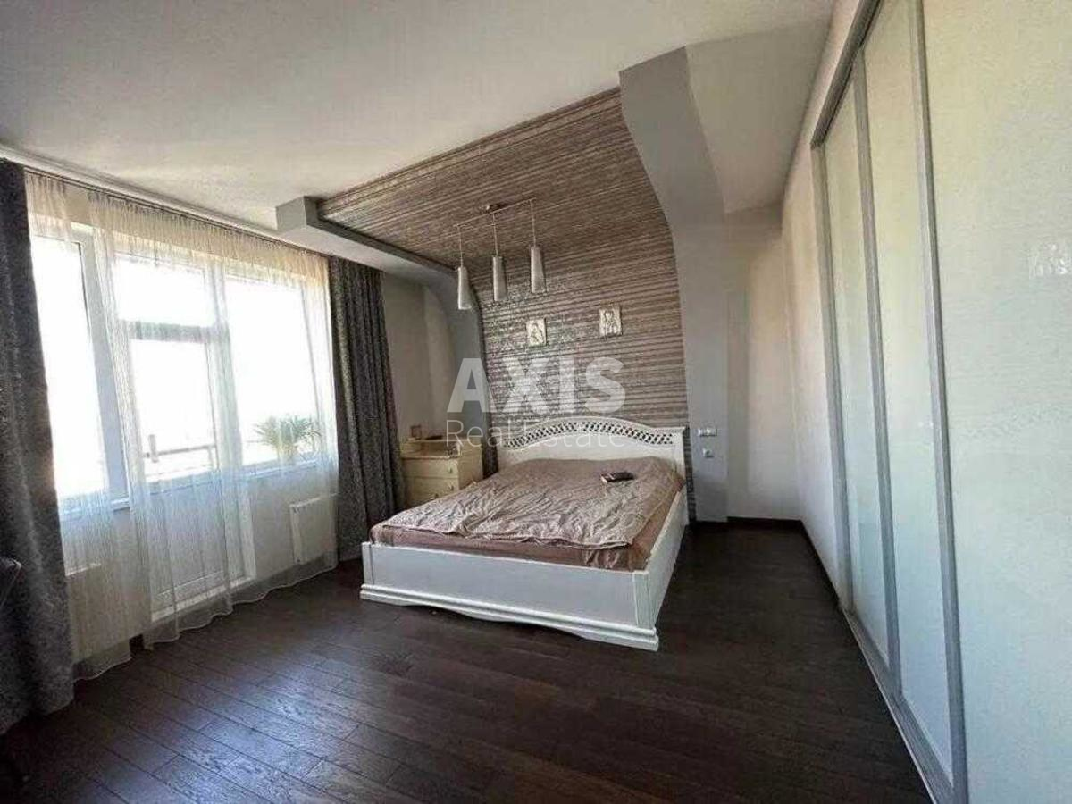 3k apartment vul. Barbjusa Anri 37/10