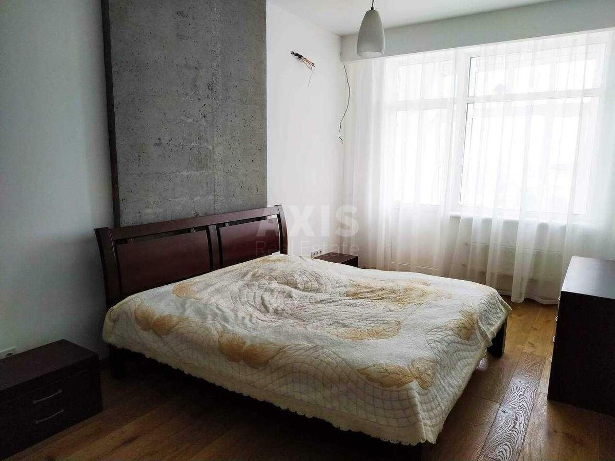 3k apartment vul. Parkovo-Syrec'ka 4Б1