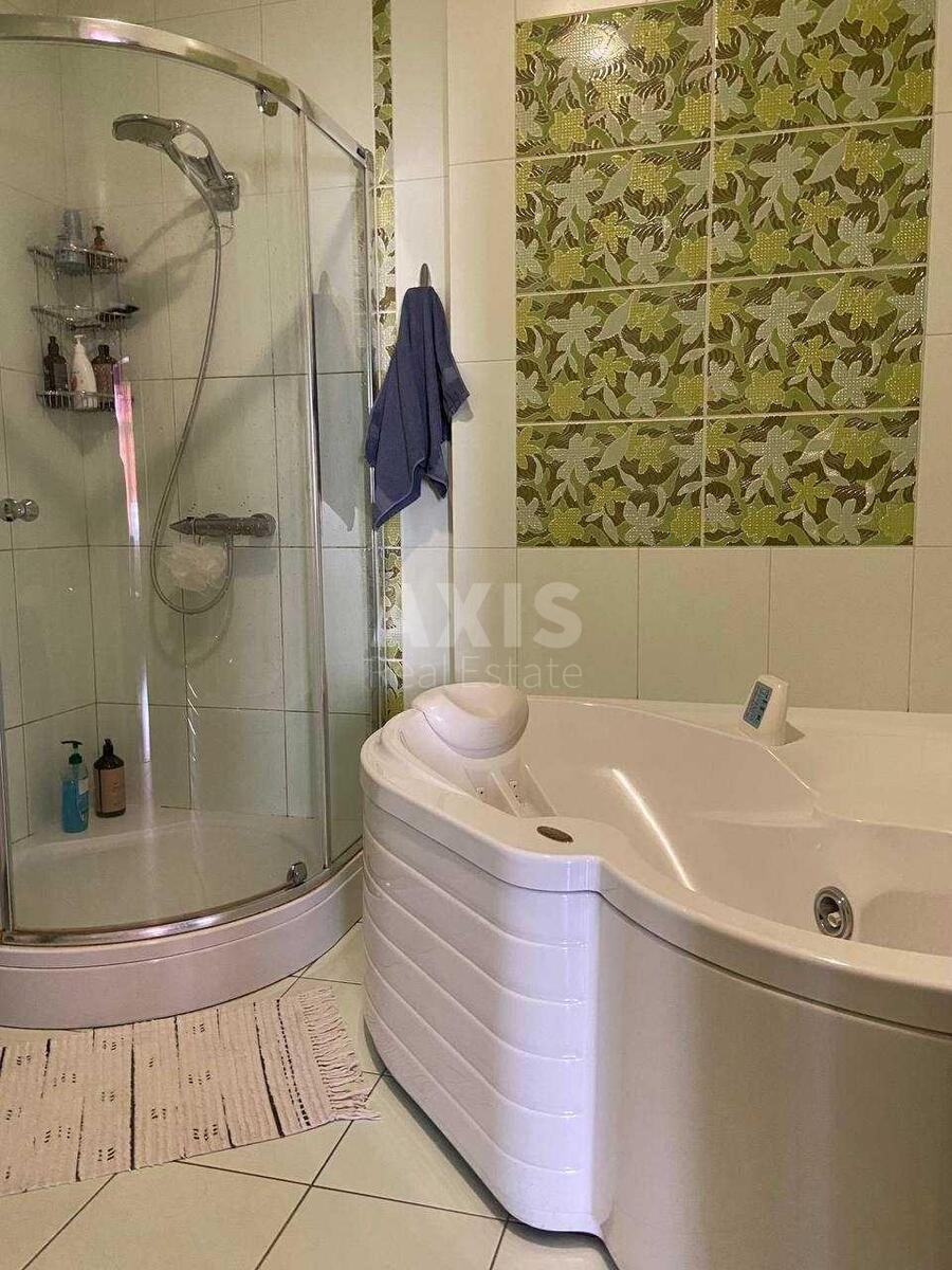 3k apartment vul. Jevgena Konoval'cja 36Б6