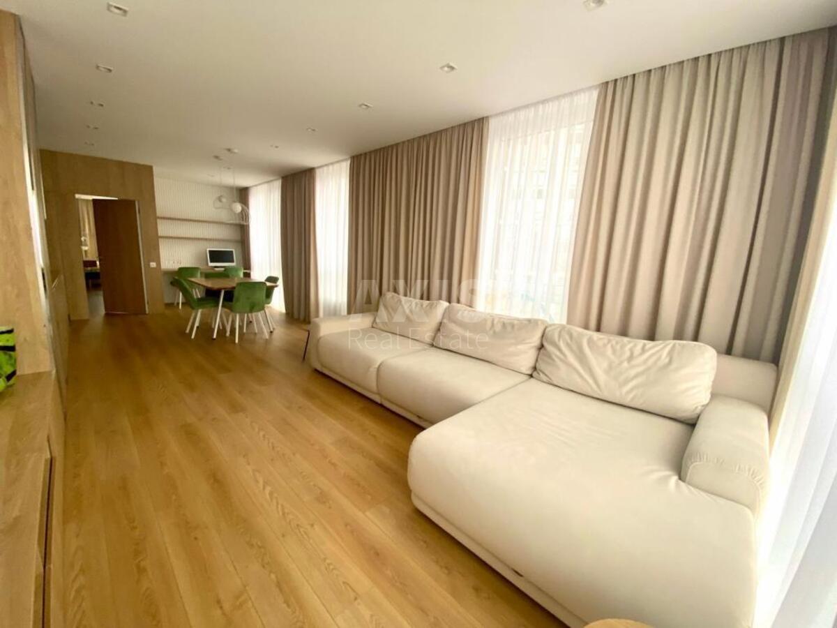 4k apartment vul. Zarichna 164