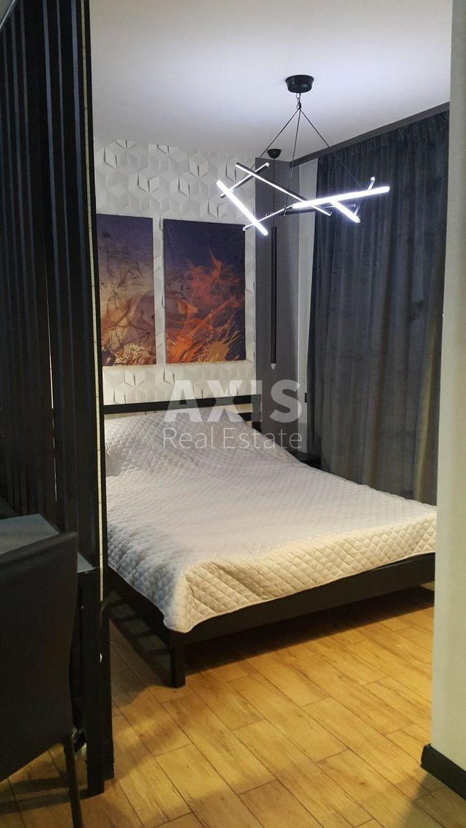 1k apartment vul. Berezhans'ka 151