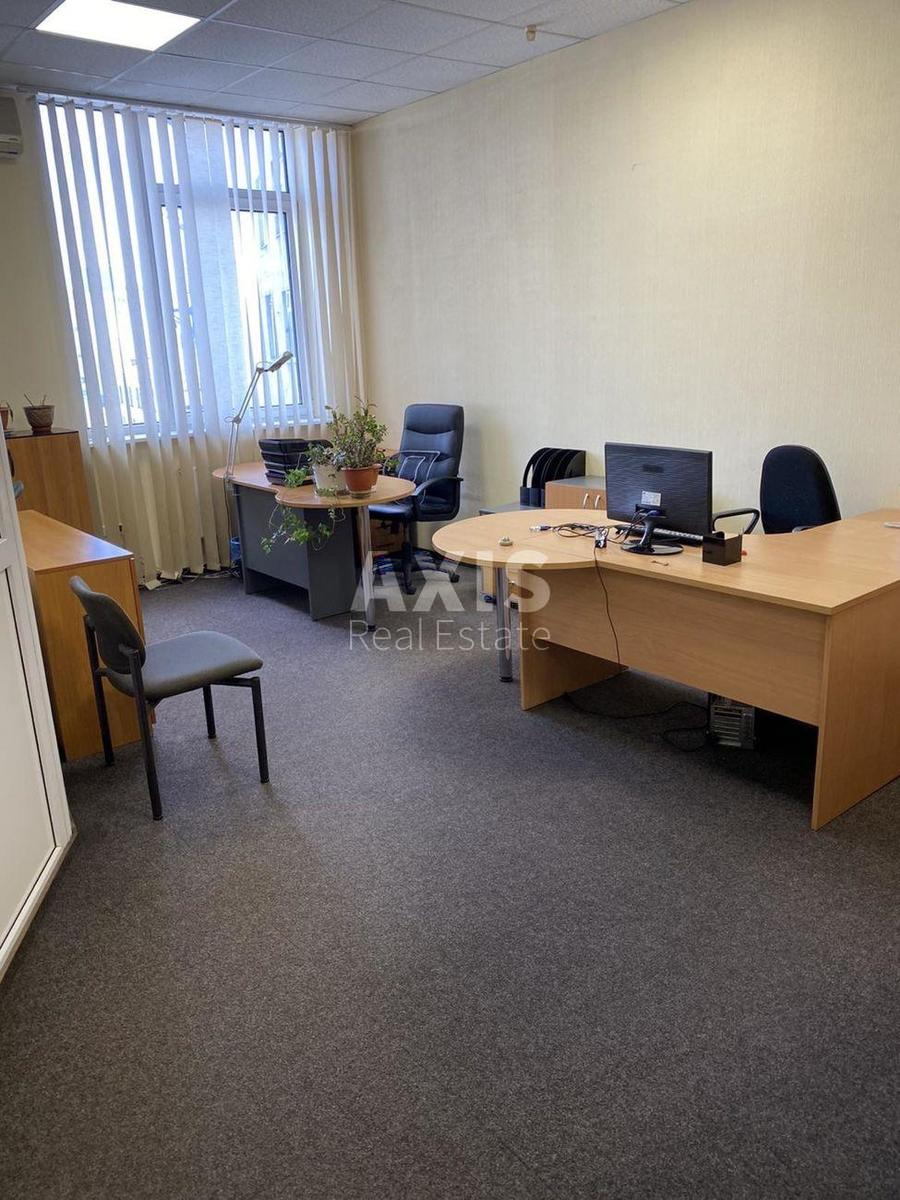 Office vul. Kyrylivs'ka 160, 517m21