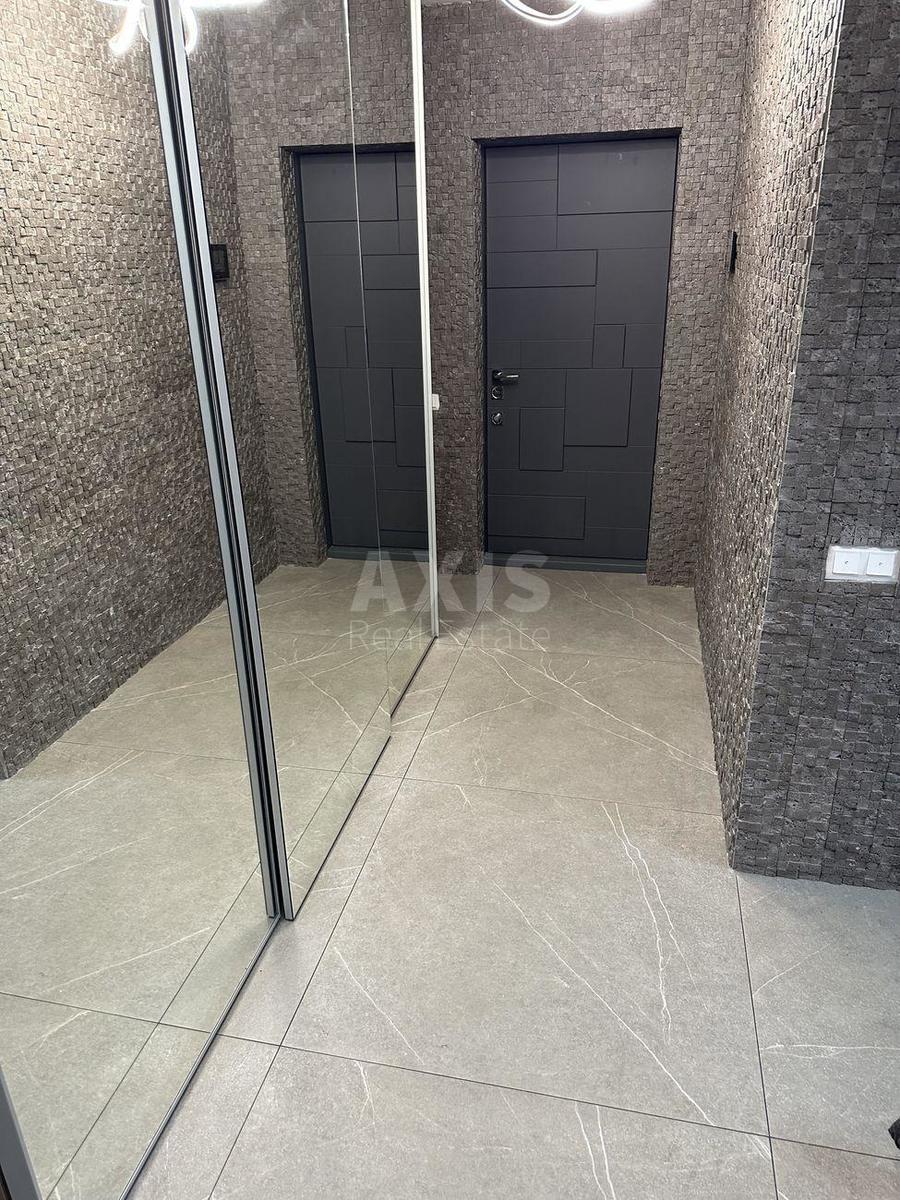 1k apartment vul. Lypkivs'kogo Vasylja Mytropolyta 37Б2
