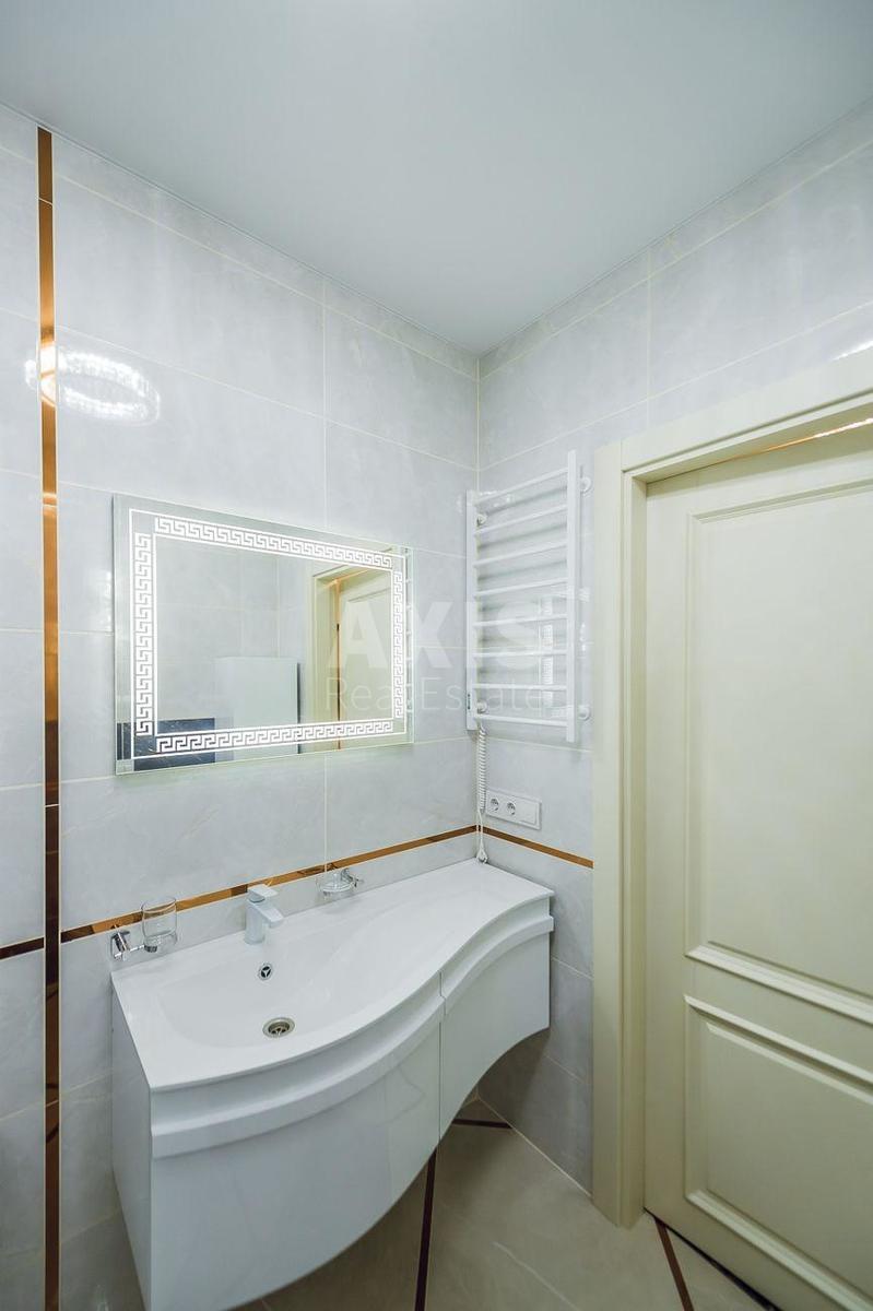 1k apartment vul. Saljutna 2Б6
