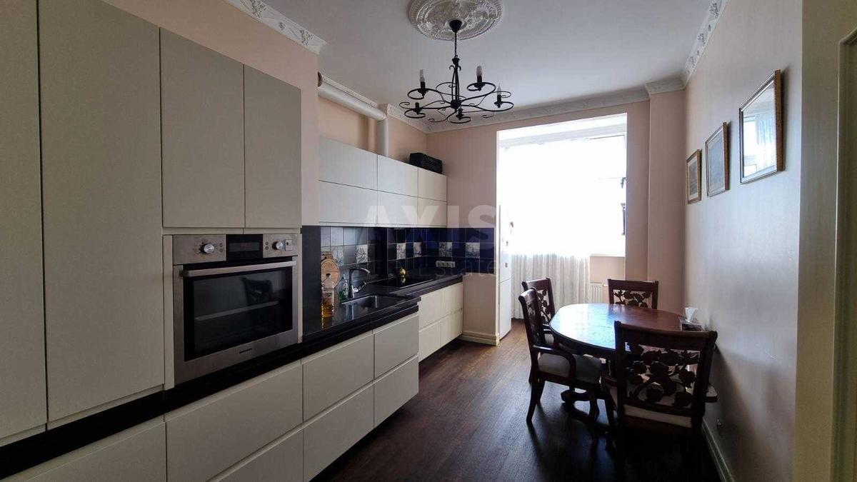 2k apartment vul. Solom'jans'ka 15А0