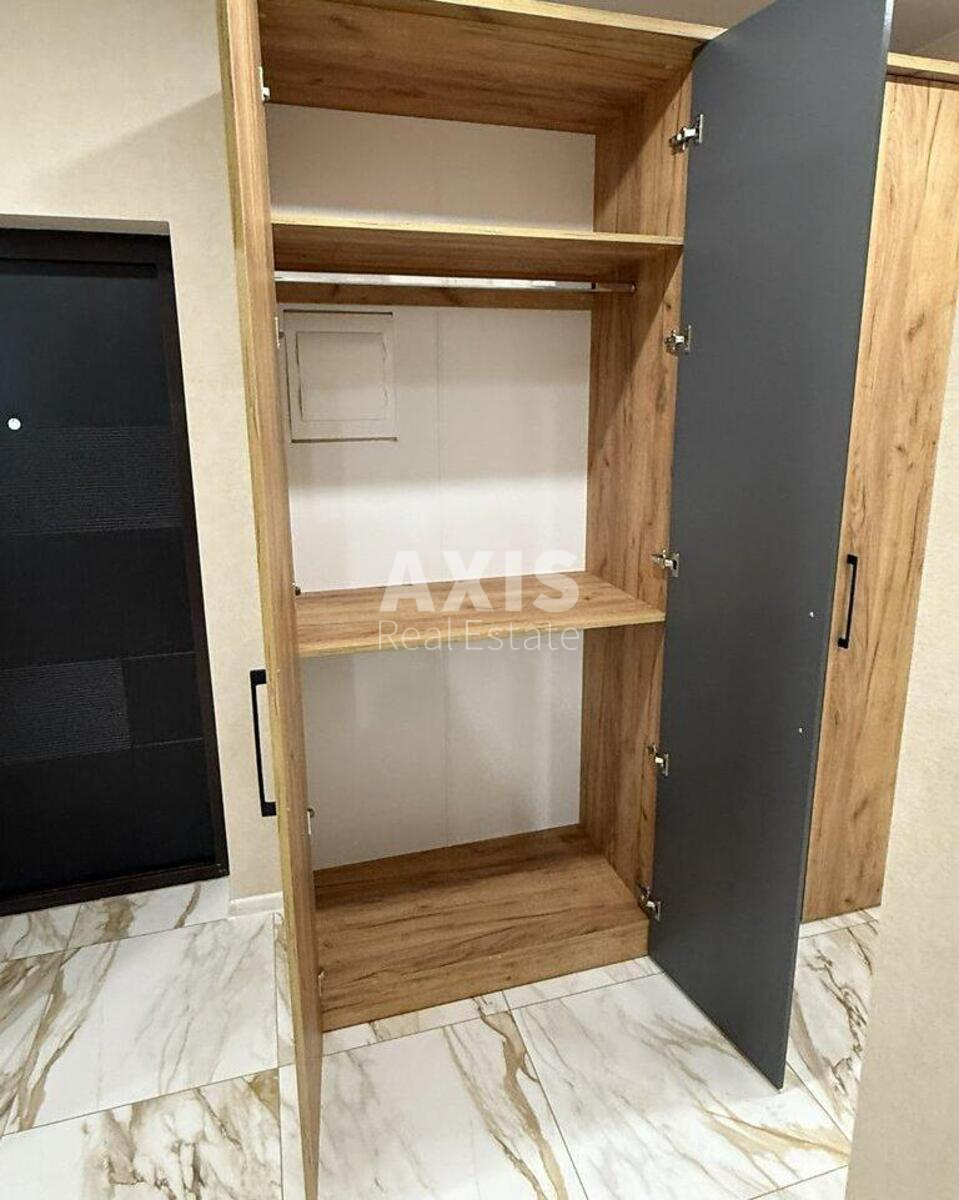 2k apartment vul. Olesja Berdnyka 1Г2