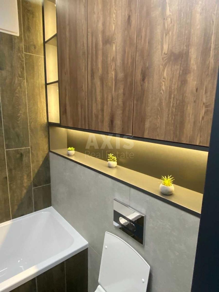 1k apartment nab. Dniprovs'ka 180