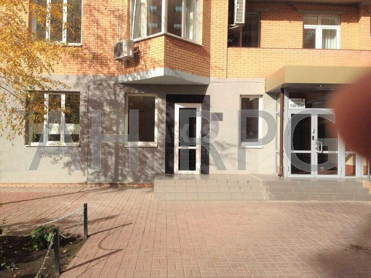 Объект сервиса ул. Драгомирова Михаила 7, 91м2