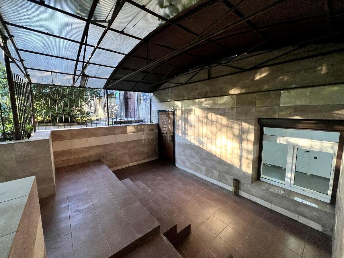 Office vul. Kyrylivs'ka 118/2, 110m261196