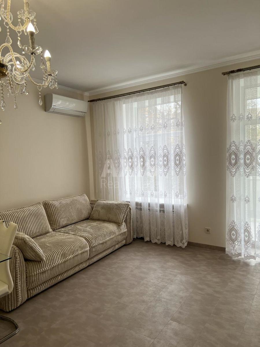 2к квартира ул. Константиновская 221