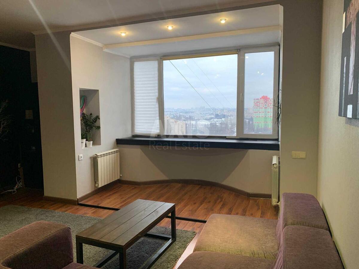 2k apartment pr-t Lesja Kurbasa 5В1