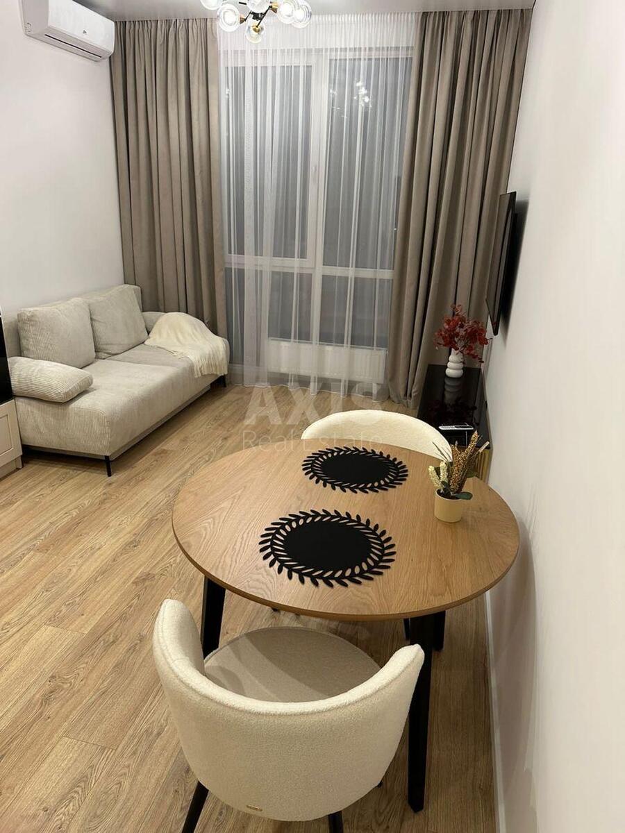 1k apartment vul. Bul'varno-Kudrjavs'ka 17Б1
