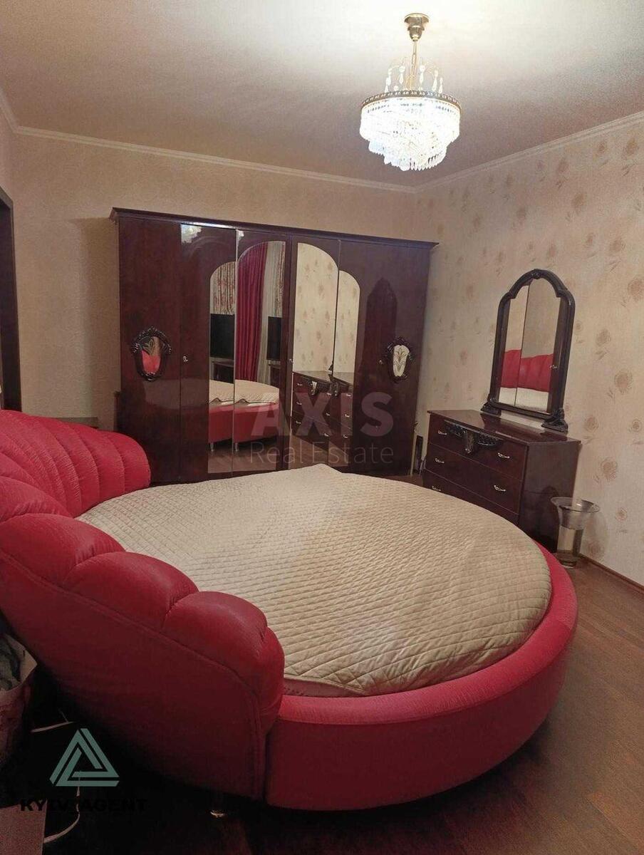 3к квартира ул. Ахматовой Анны 15627413