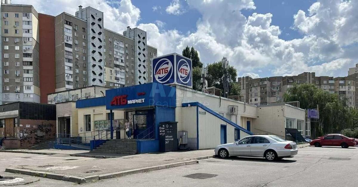 Trade object vul. Ahmatovoi' Anny 15/27, 214m2586000