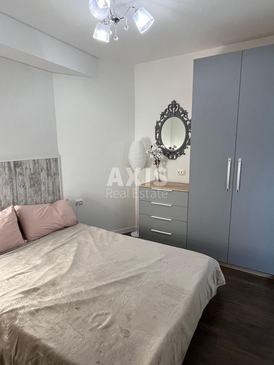 1k apartment pr-t Glushkova Akademika 63