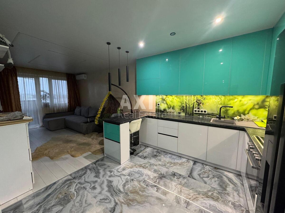 2k apartment vul. Myhajla Maksymovycha 24