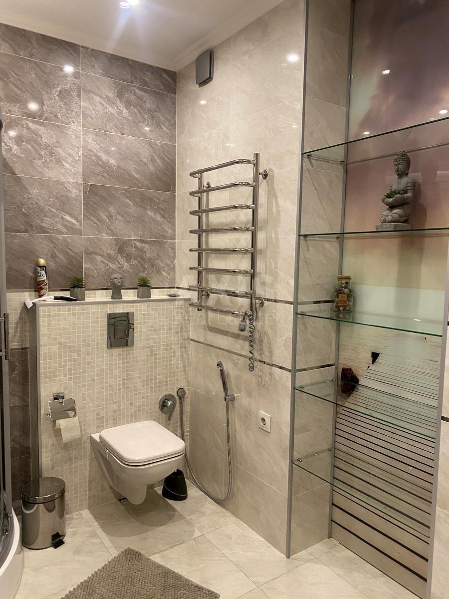 2k apartment pr-t Berestejskij 109631945