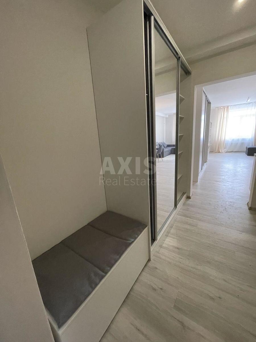1k apartment vul. Myhajla Maksymovycha 240