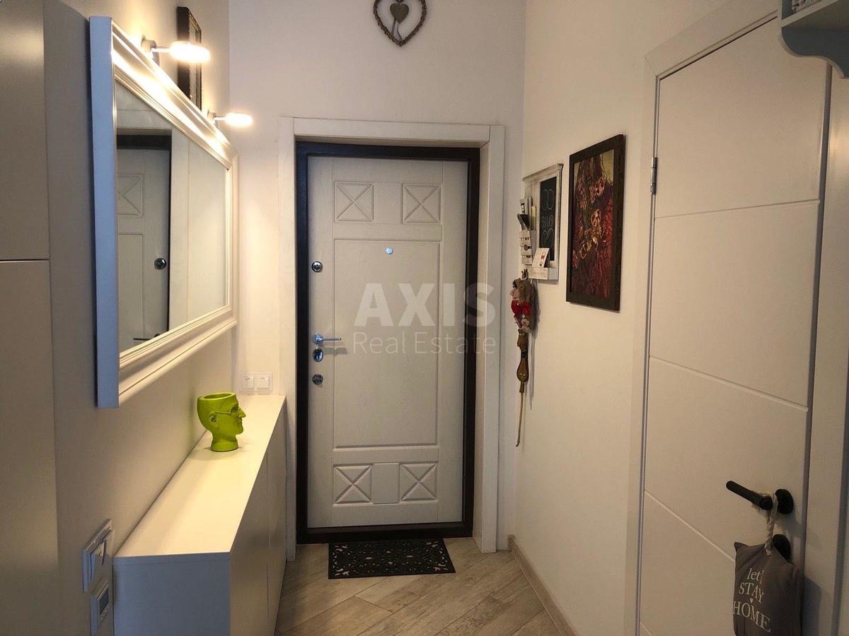 1k apartment vul. Jevgena Konoval'cja 344