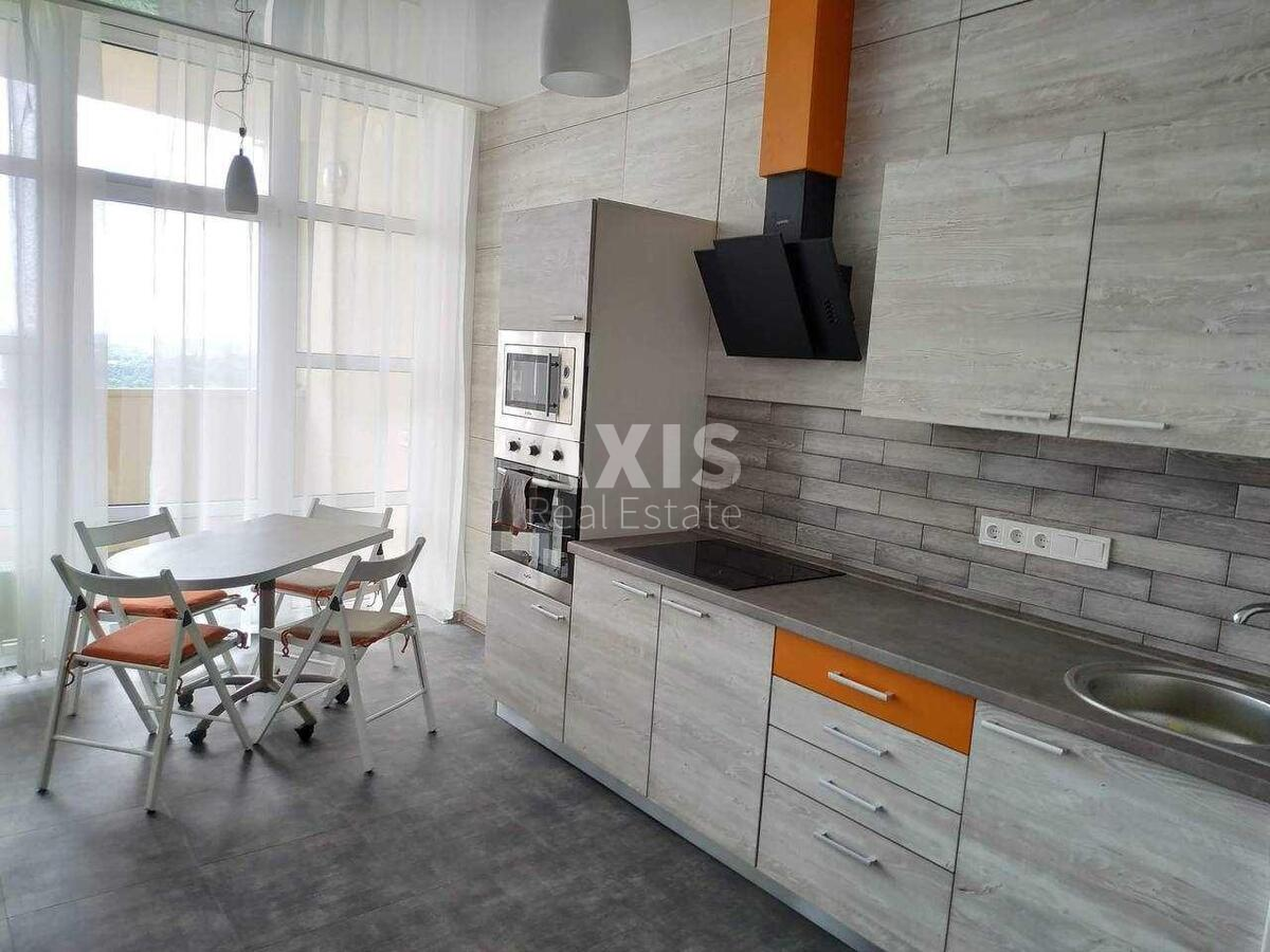 3k apartment vul. Parkovo-Syrec'ka 4Б0