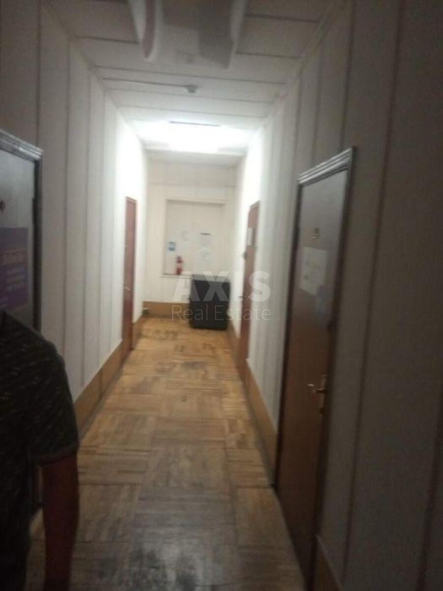 Office vul. Mezhygirs'ka 24, 623m21