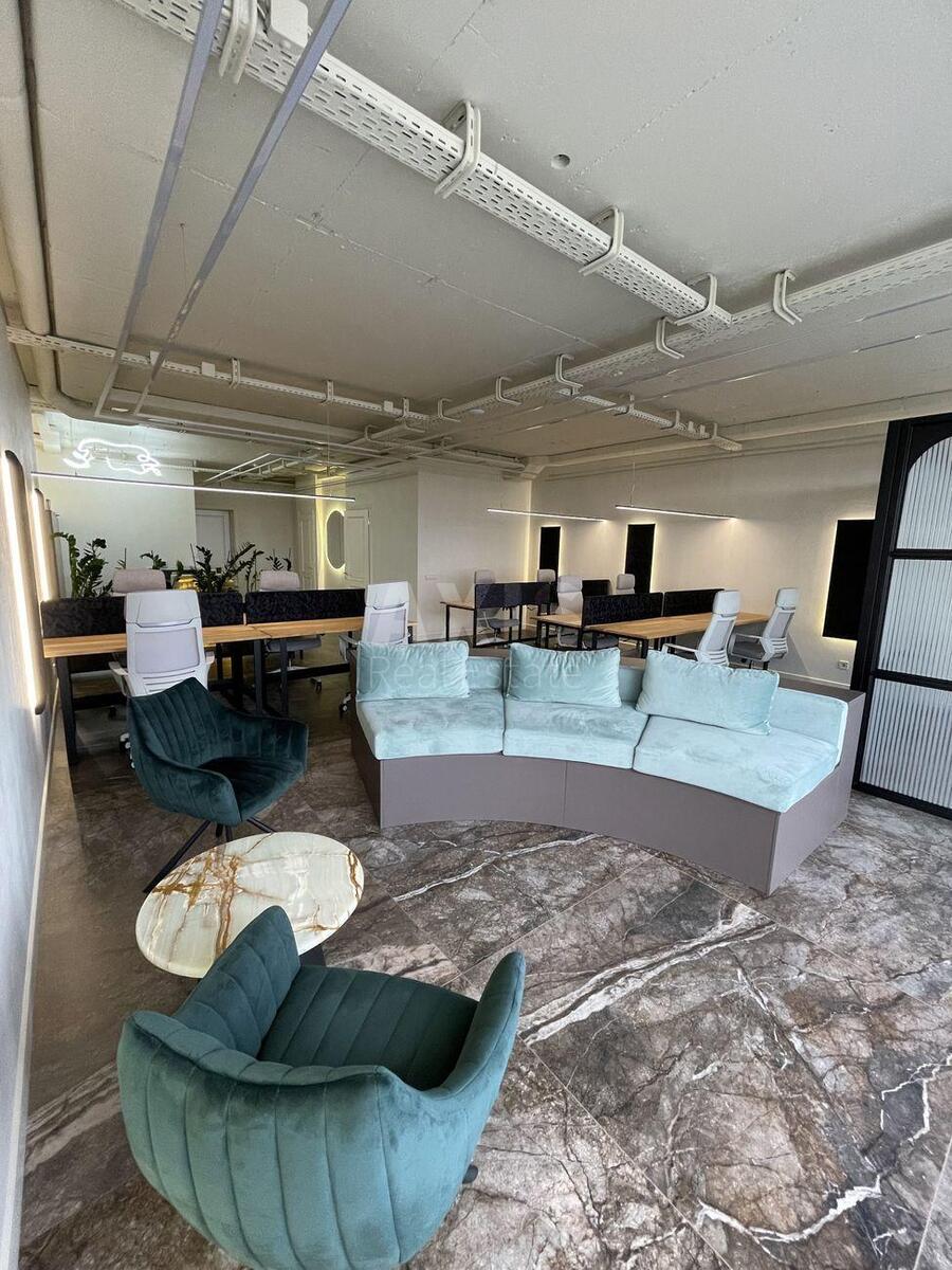 Office uzv. Klovs'kyj 7, 166m21