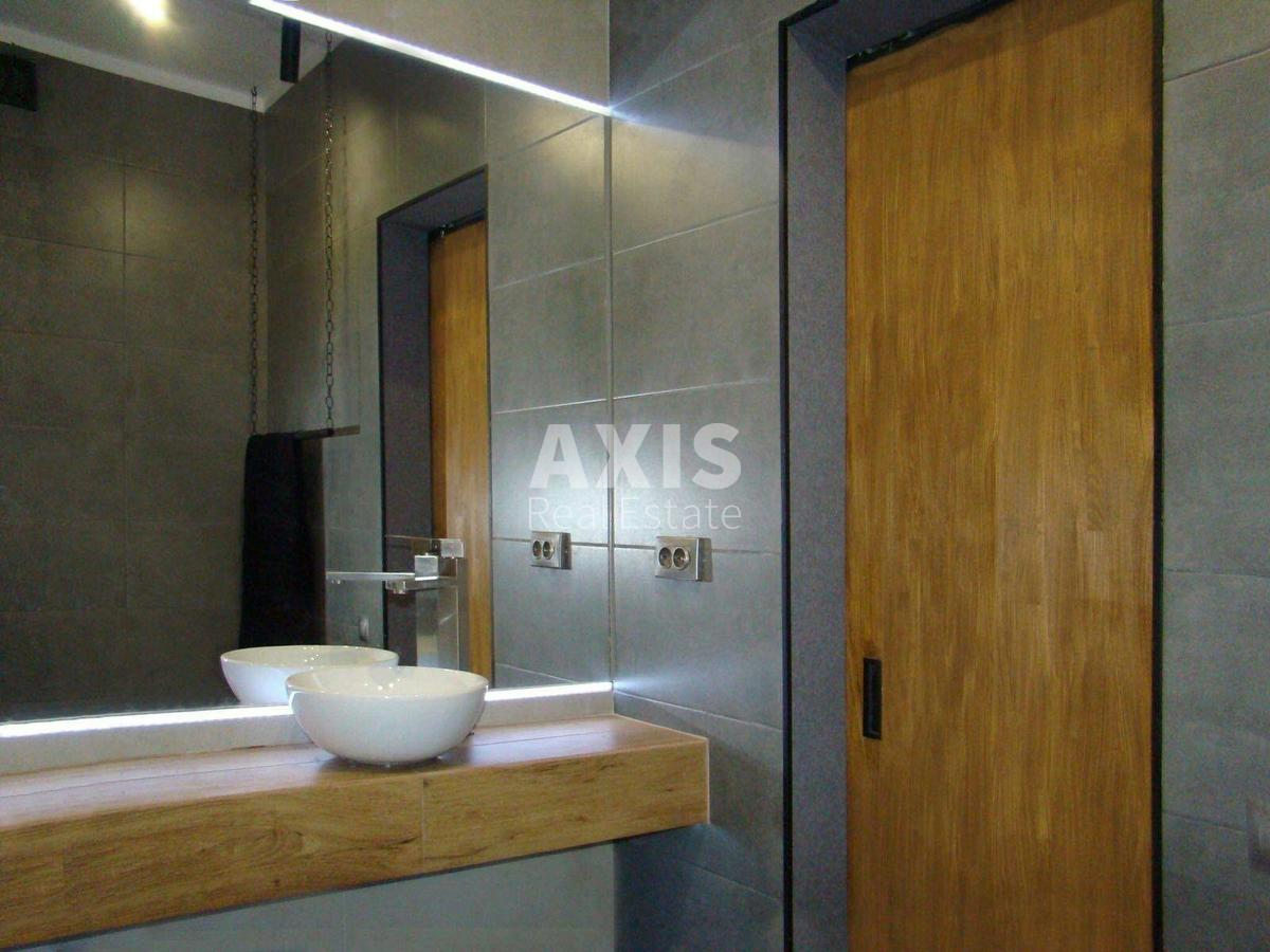 1k apartment vul. Berezhans'ka 155
