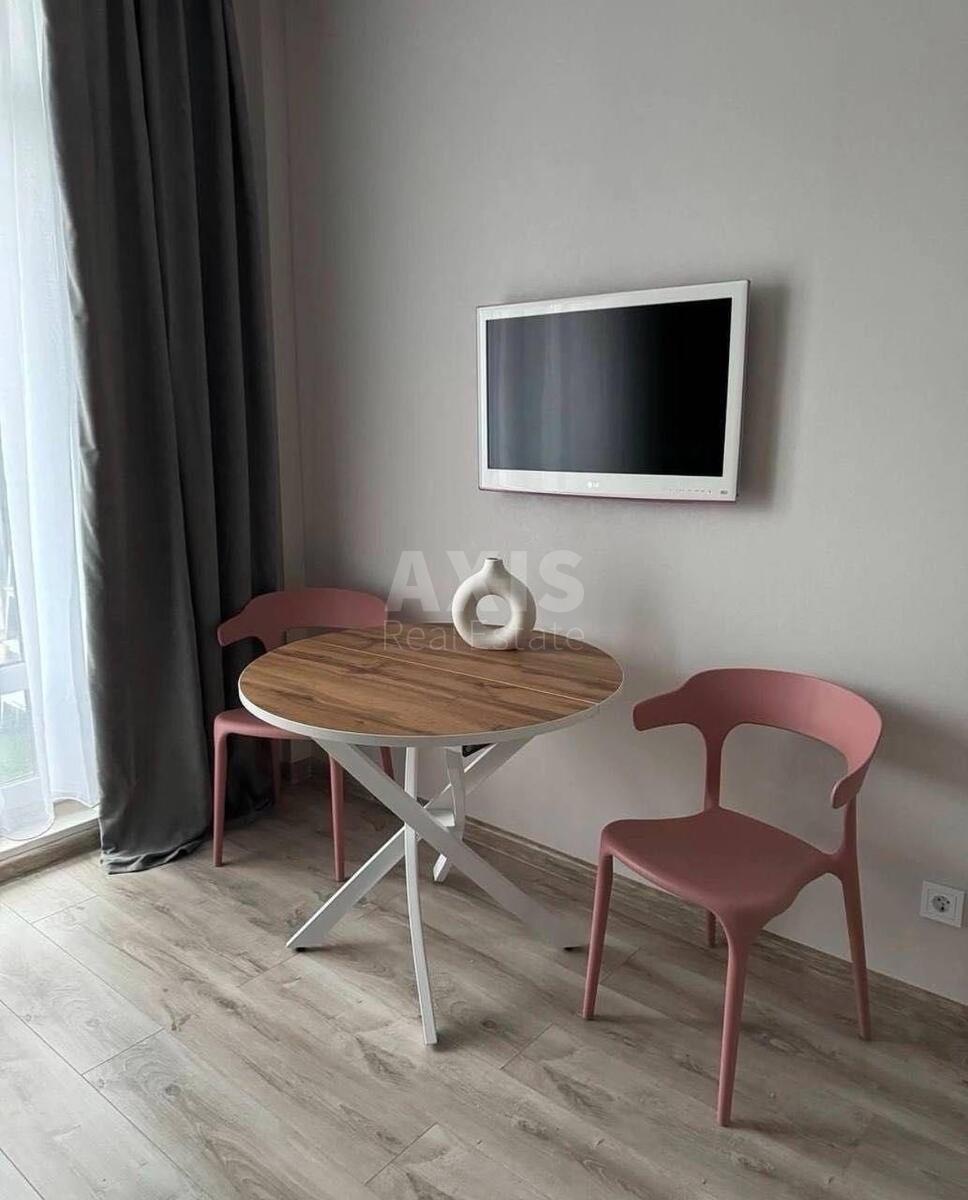 2k apartment vul. Myhajla Maksymovycha 241