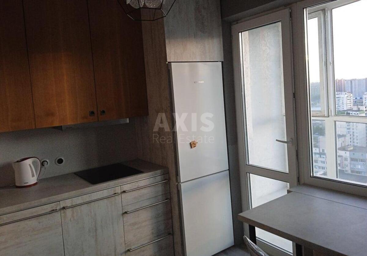 2k apartment vul. Vyshnjakivs'ka 40