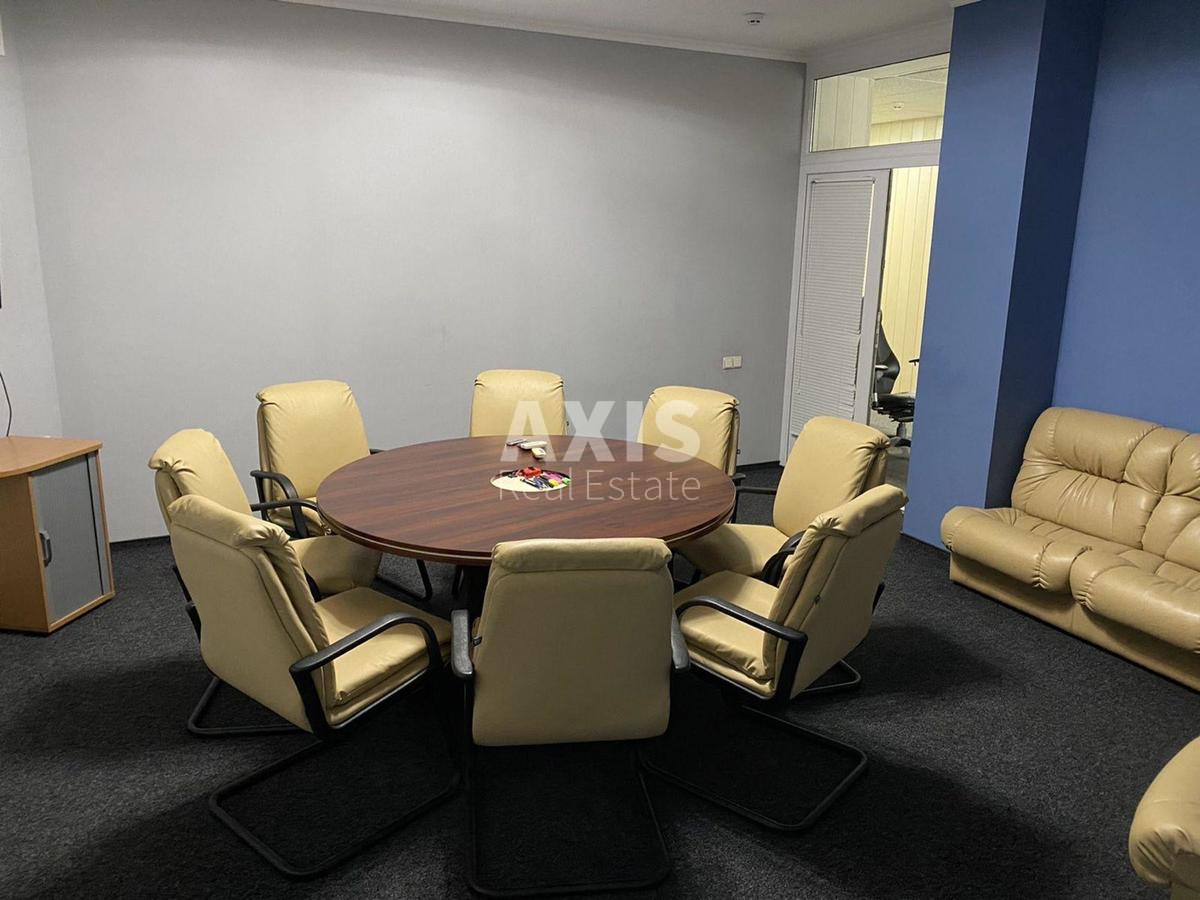 Office vul. Kyrylivs'ka 160, 517m25