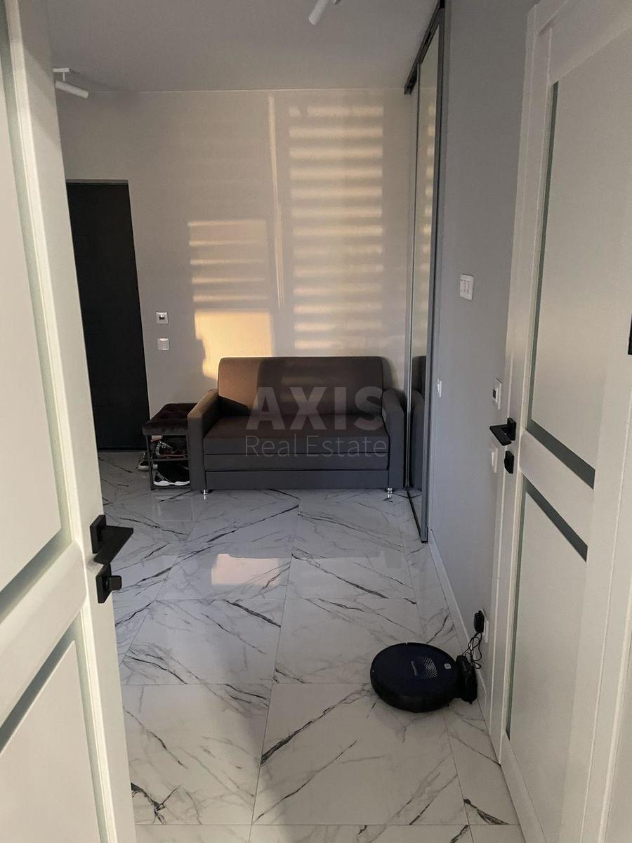 2k apartment vul. Kadets'kyj gaj 100