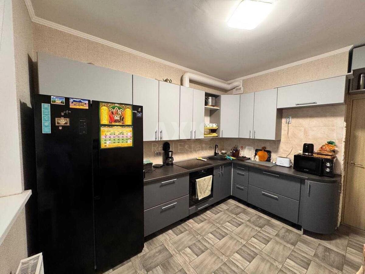 3k apartment vul. Myhajla Maksymovycha 3Г