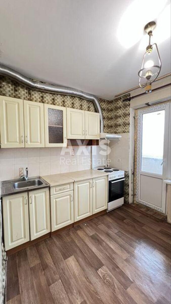 2k apartment vul. Bal'zaka Onore de 18